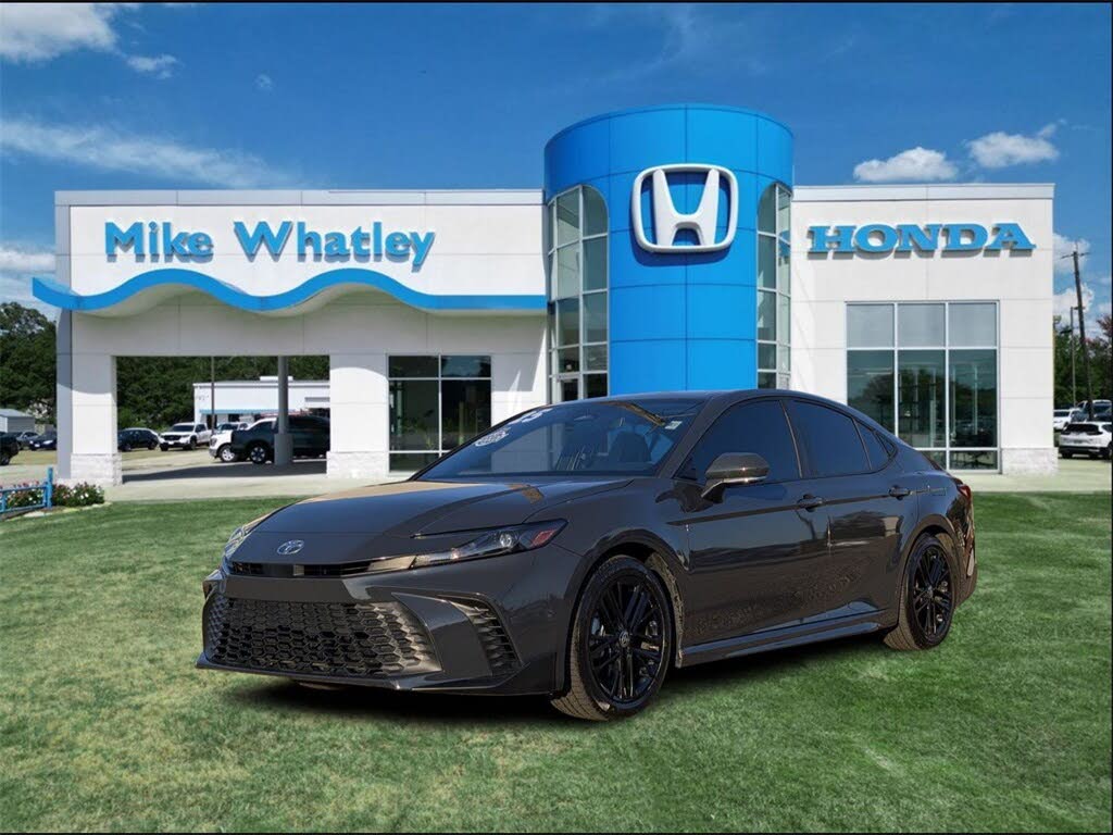 2025 Toyota Camry SE FWD