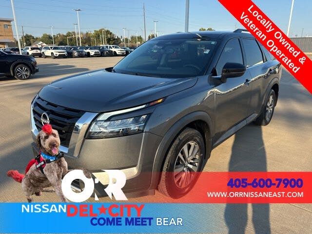 2022 Nissan Pathfinder SL FWD