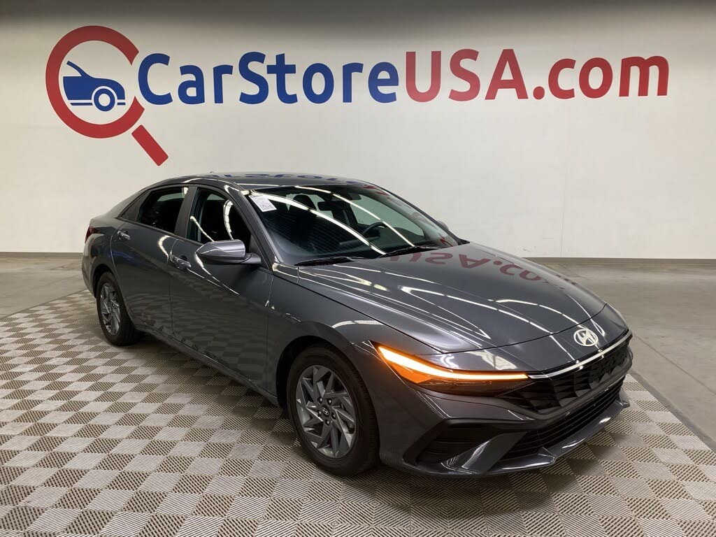 2024 Hyundai Elantra SEL FWD