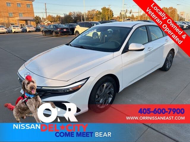 2024 Hyundai Elantra SEL FWD