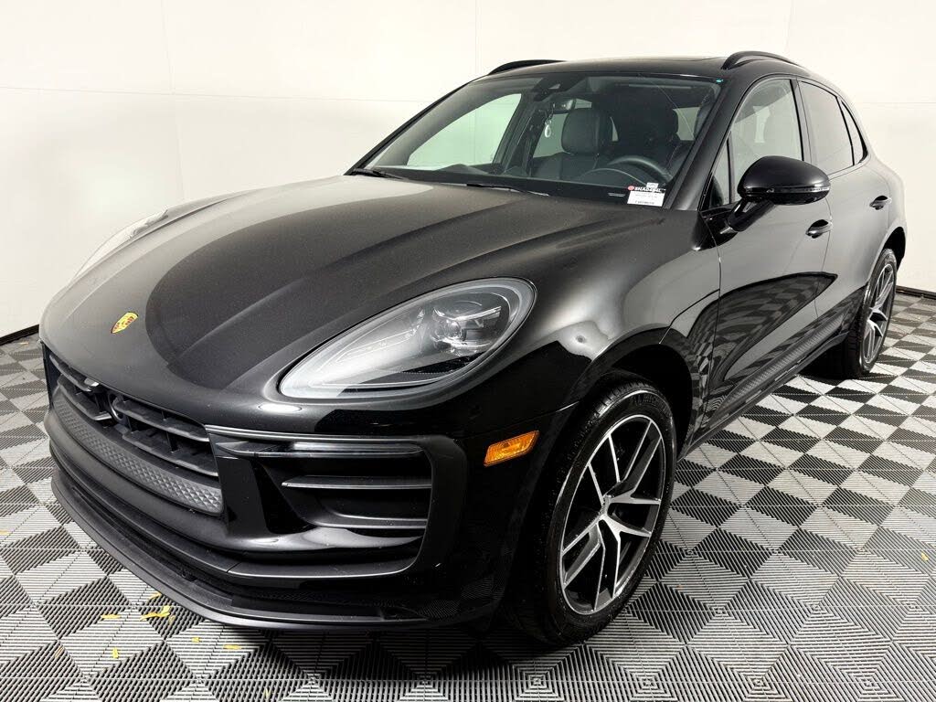 2025 Porsche Macan AWD