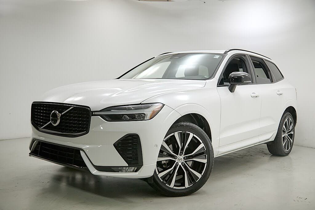 2023 Volvo XC60 B5 Plus Dark Theme AWD