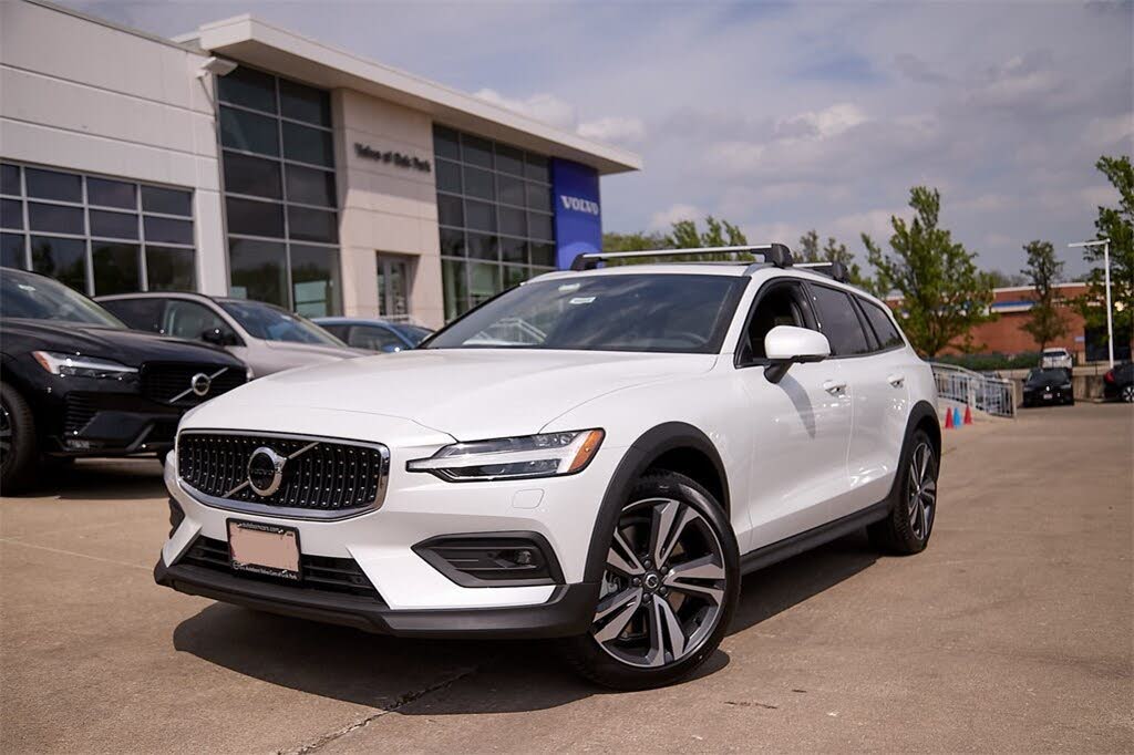 2025 Volvo V60 Cross Country B5 Plus AWD