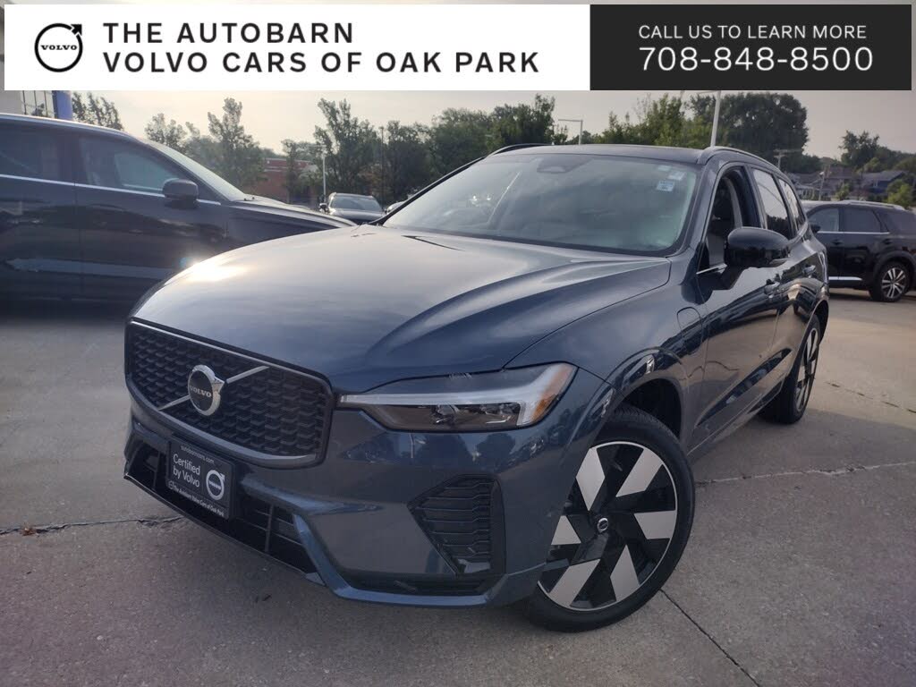 2025 Volvo XC60 Recharge T8 Plus Dark Theme eAWD