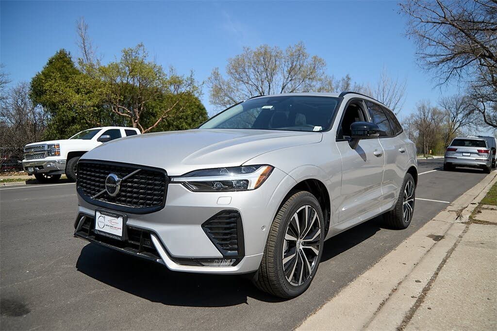 2025 Volvo XC60 B5 Plus Dark Theme AWD