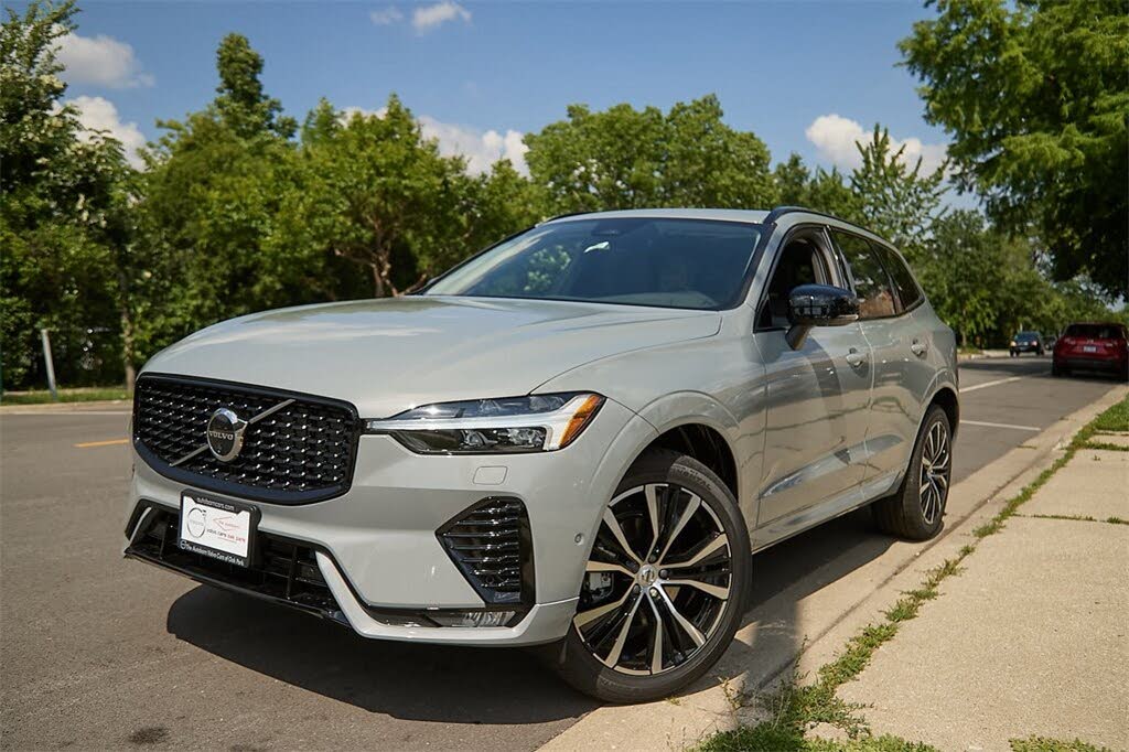 2025 Volvo XC60 B5 Plus Dark Theme AWD