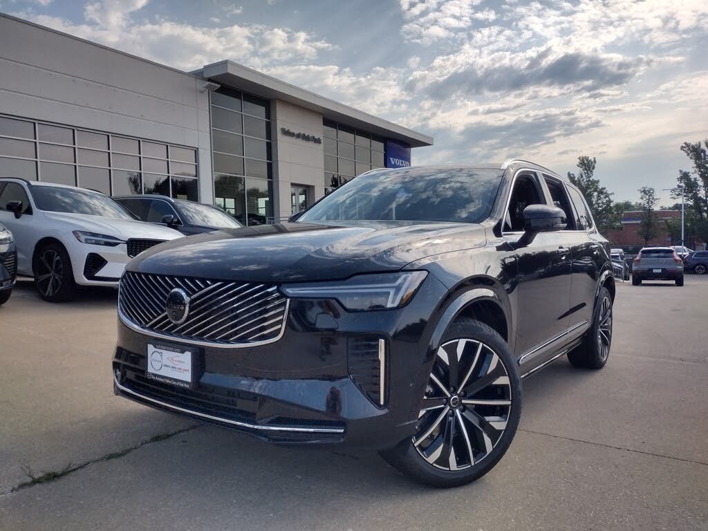 2025 Volvo XC90 B6 Plus Bright Theme 7-Passenger AWD