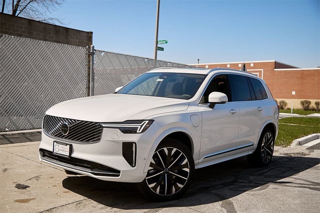 2025 Volvo XC90 Recharge T8 Plus Bright Theme 7-Passenger eAWD