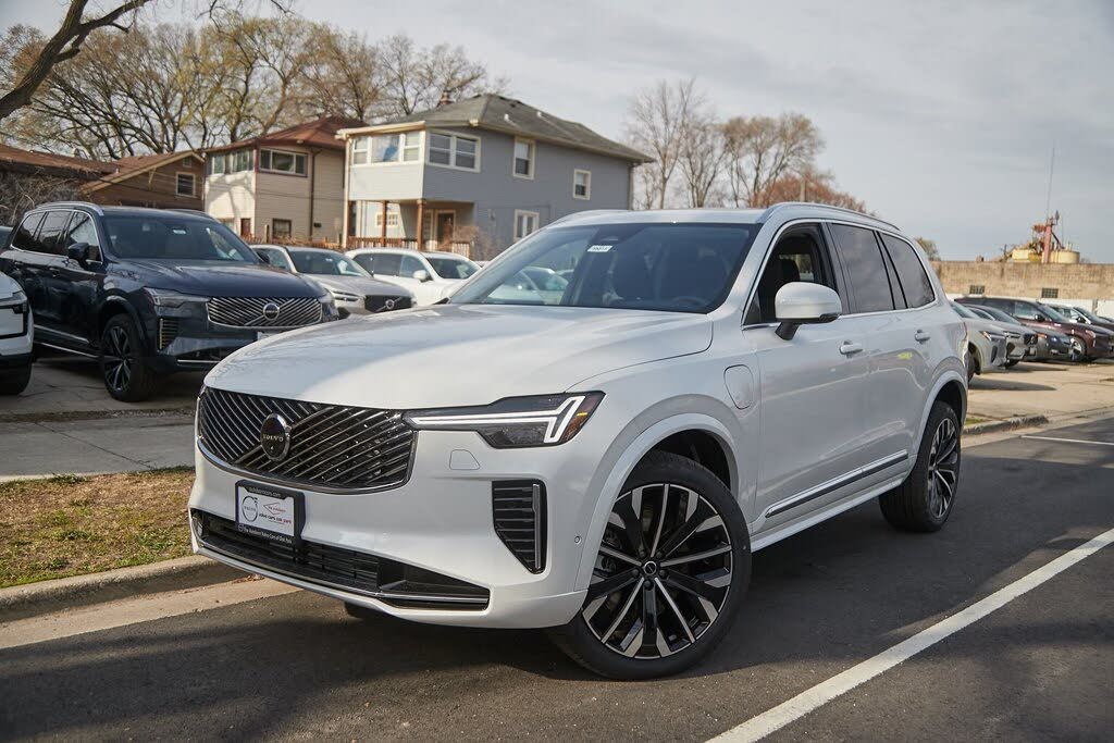 2025 Volvo XC90 Recharge T8 Plus Bright Theme 7-Passenger eAWD