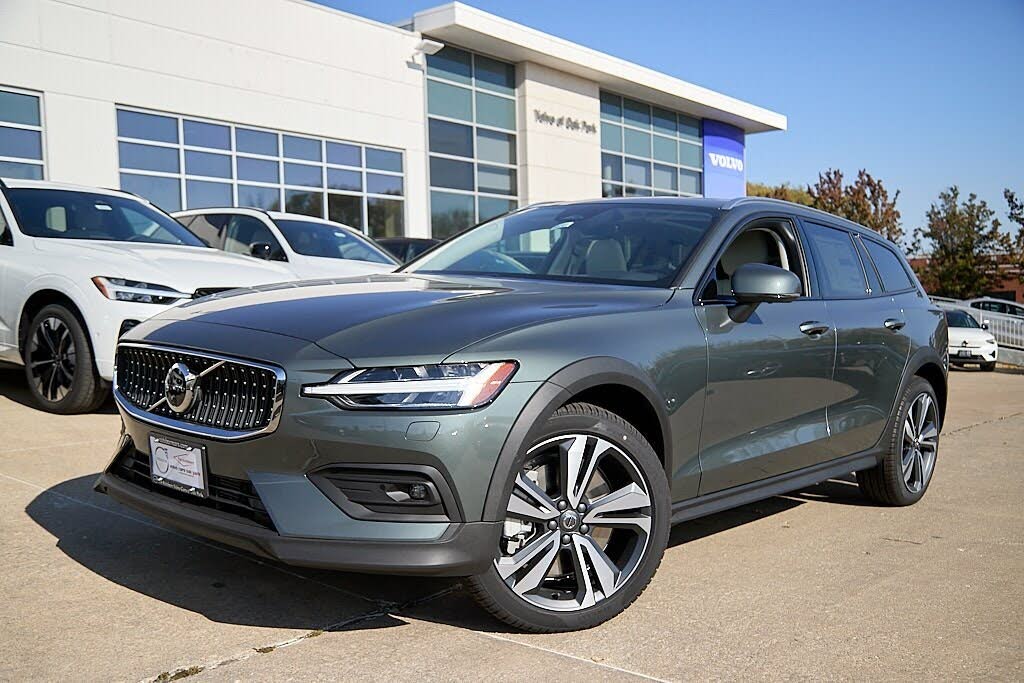 2026 Volvo V60 Cross Country B5 Plus AWD