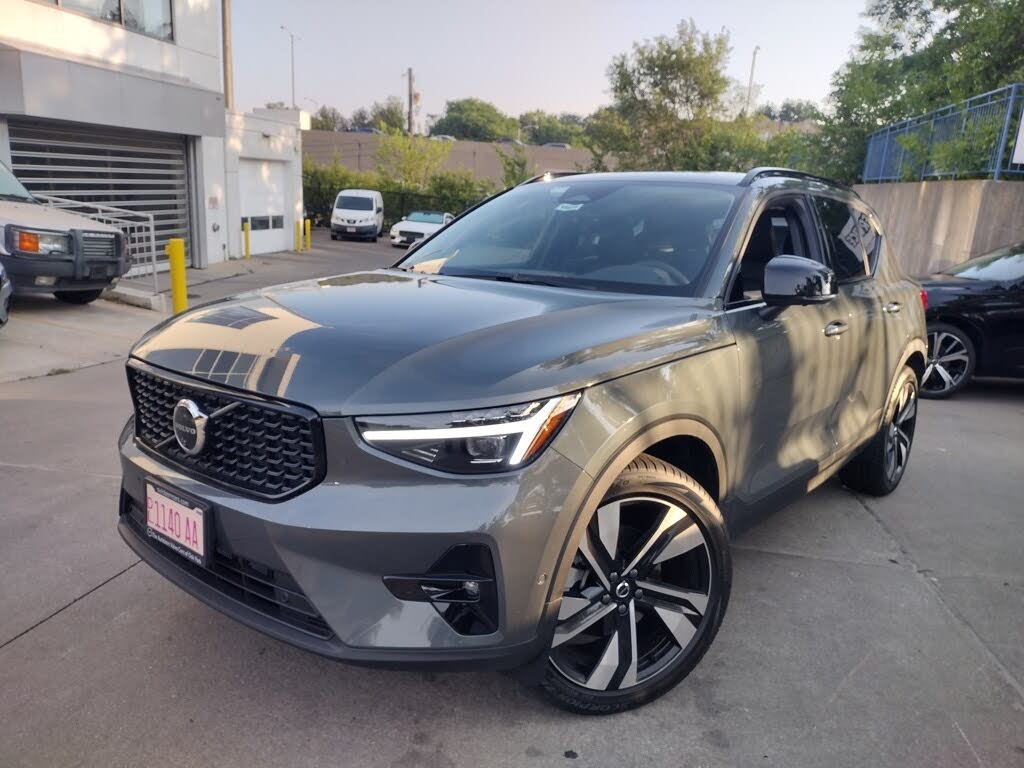 2026 Volvo XC40 B5 Ultra AWD