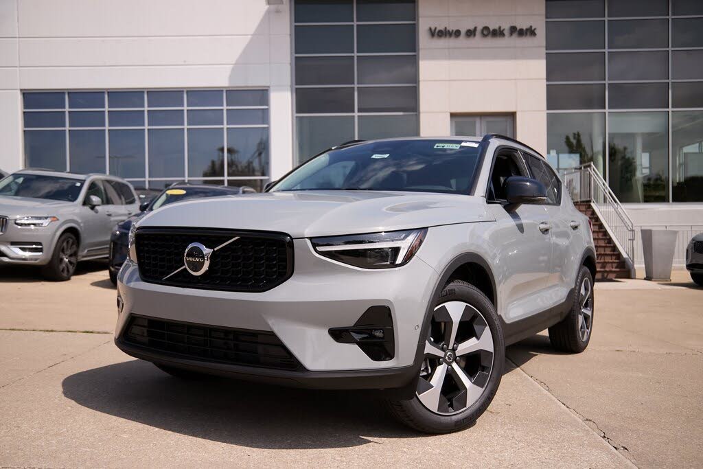 2026 Volvo XC40 B5 Plus AWD