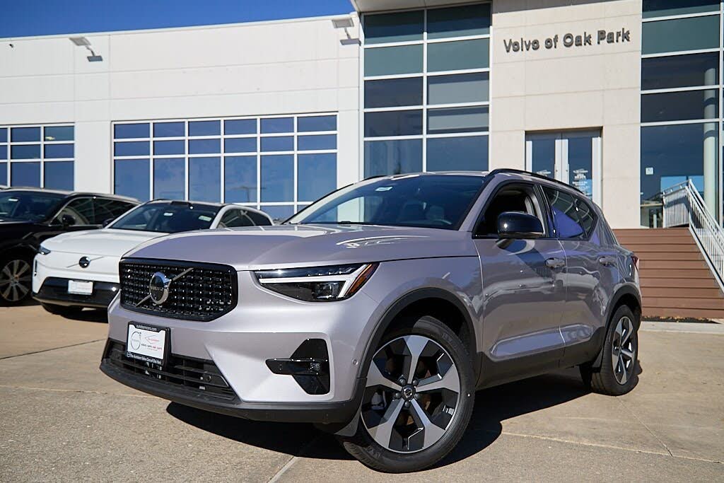 2026 Volvo XC40 B5 Plus AWD