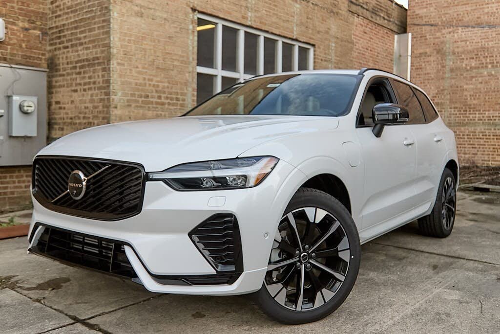 2026 Volvo XC60 B5 Plus AWD