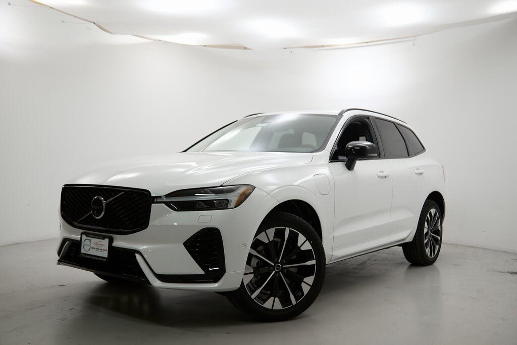 2026 Volvo XC60 B5 Plus AWD