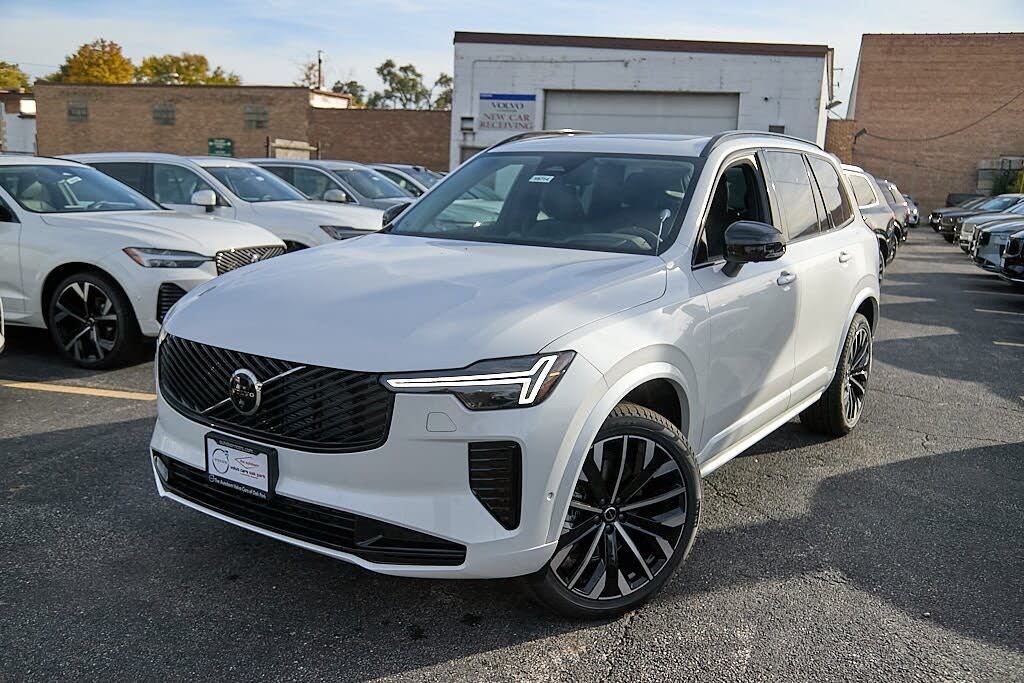 2026 Volvo XC90 B6 Ultra Dark 7-Passenger AWD