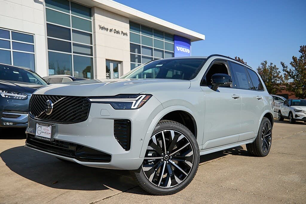 2026 Volvo XC90 B6 Ultra Dark 7-Passenger AWD