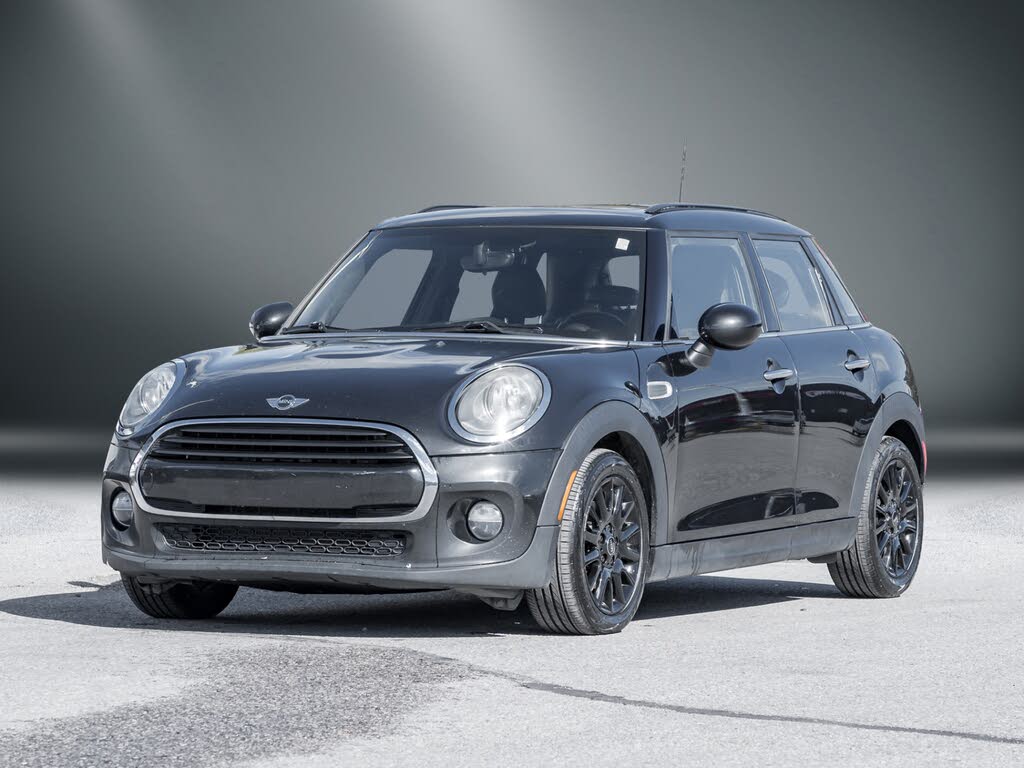 2017 MINI Cooper 4-Door Hatchback FWD