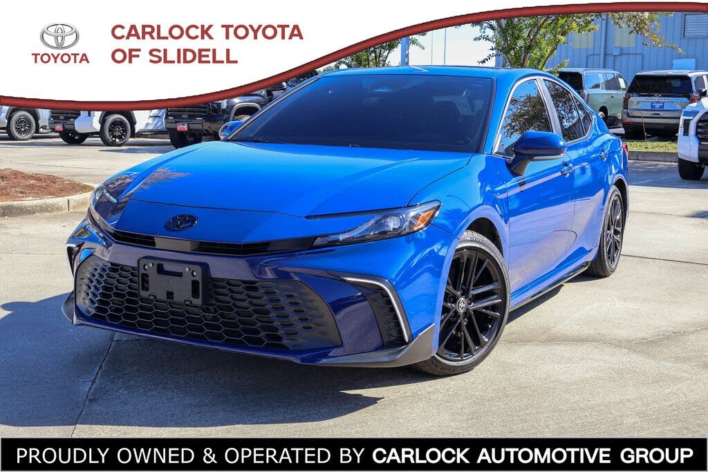 2025 Toyota Camry SE FWD