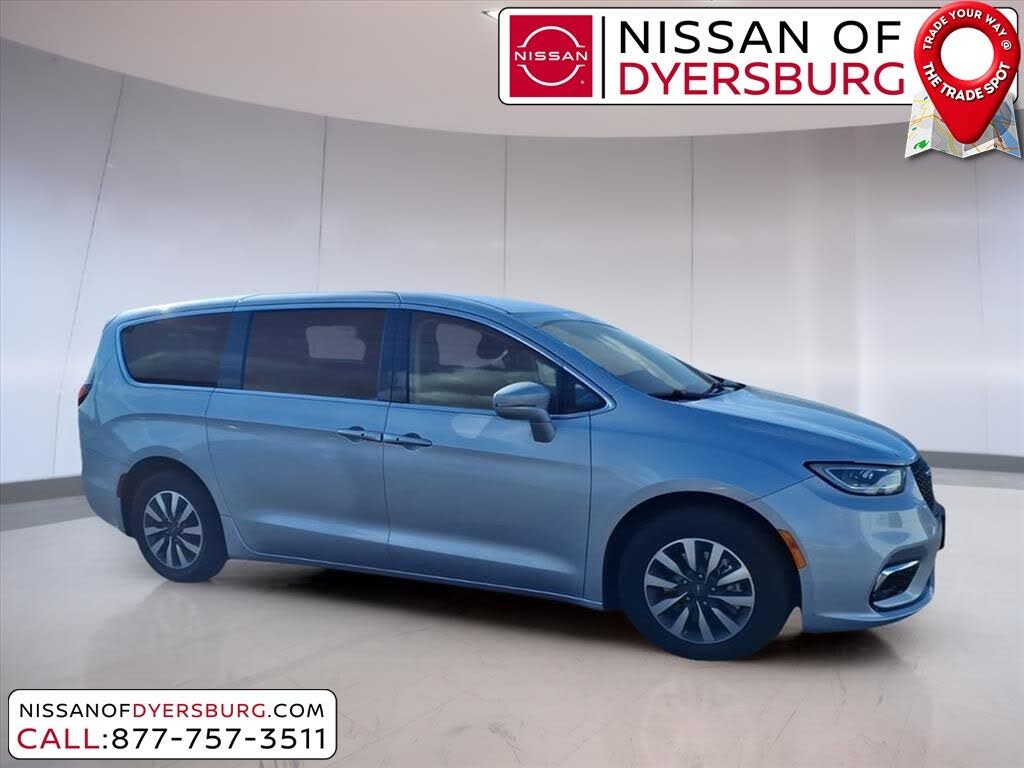 2022 Chrysler Pacifica Hybrid Touring L FWD