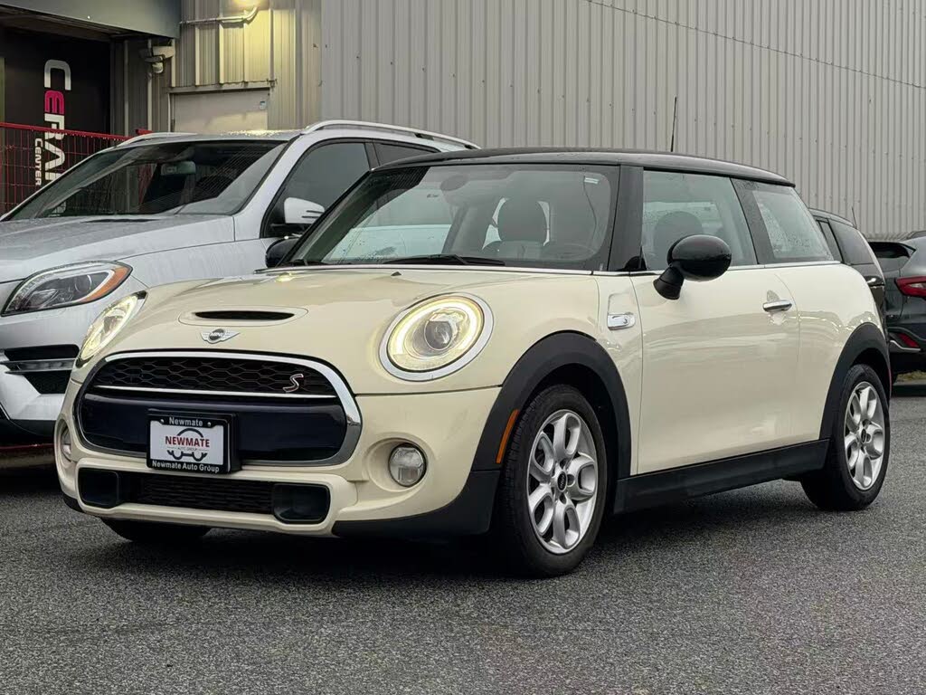 2016 MINI Cooper S 2-Door Hatchback FWD