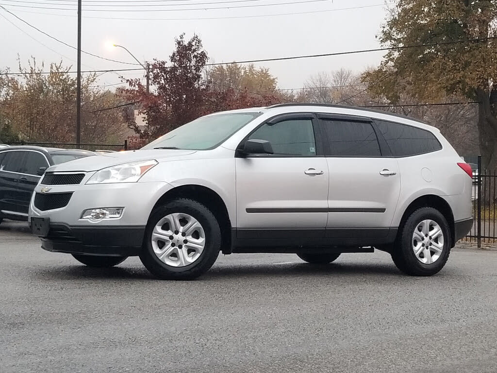 2011 Chevrolet Traverse LS FWD