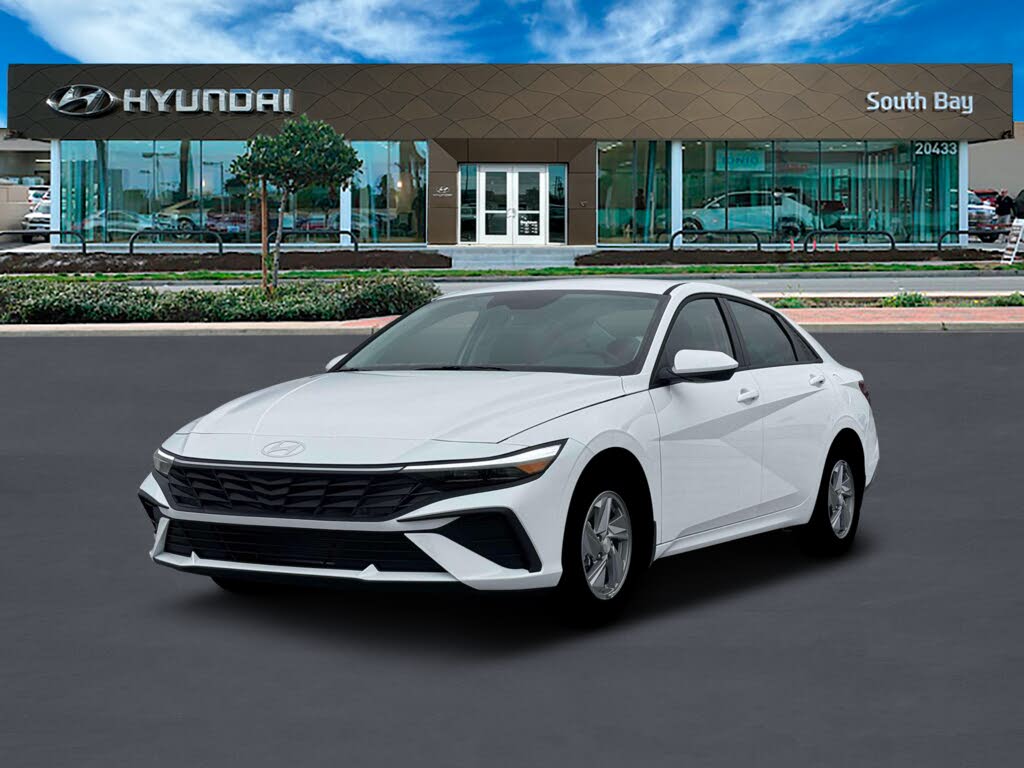 2026 Hyundai Elantra SE FWD