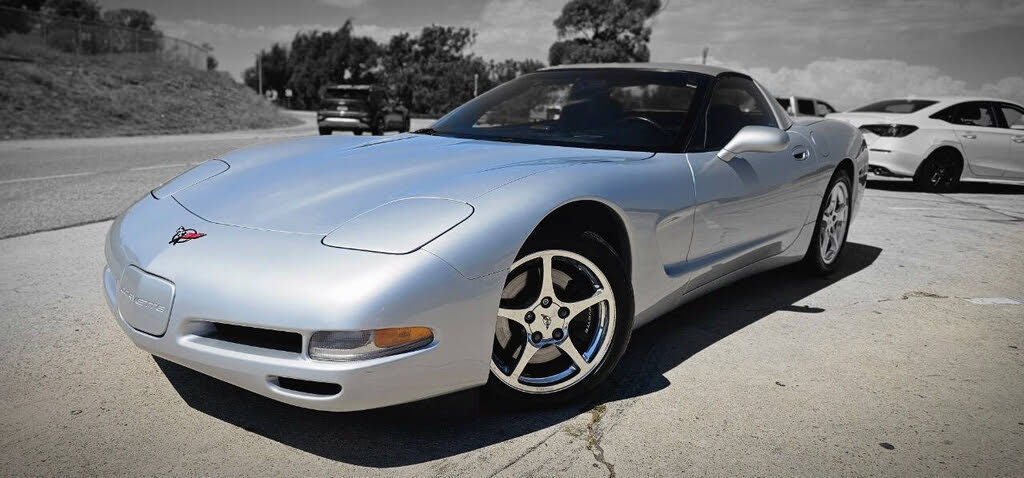 2000 Chevrolet Corvette Coupe RWD
