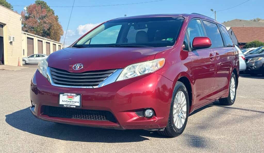 2012 Toyota Sienna XLE 8-Passenger