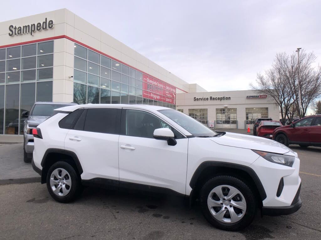 2025 Toyota RAV4 LE AWD
