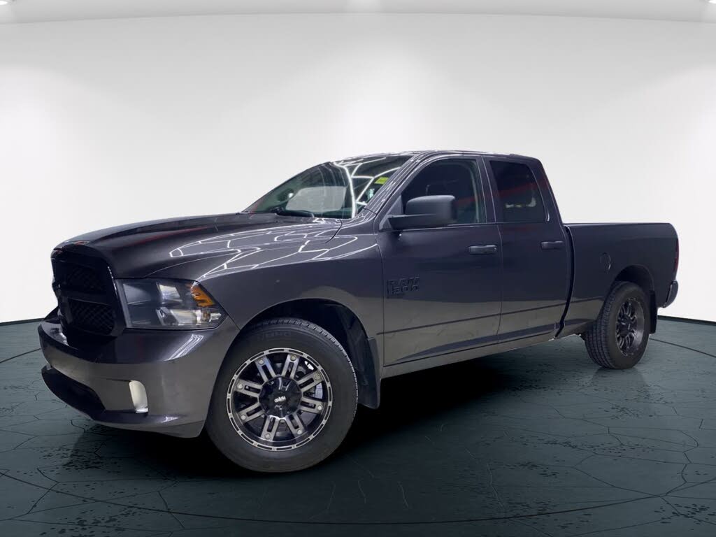 RAM 1500 Classic Express Quad Cab 4WD 2022