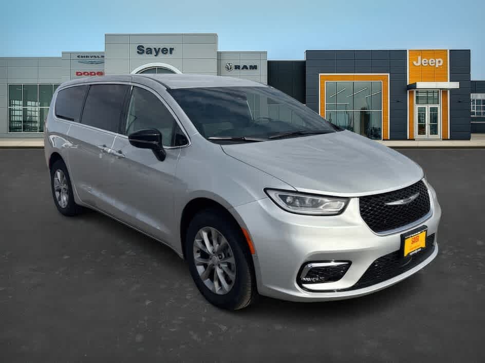 2026 Chrysler Pacifica Select AWD