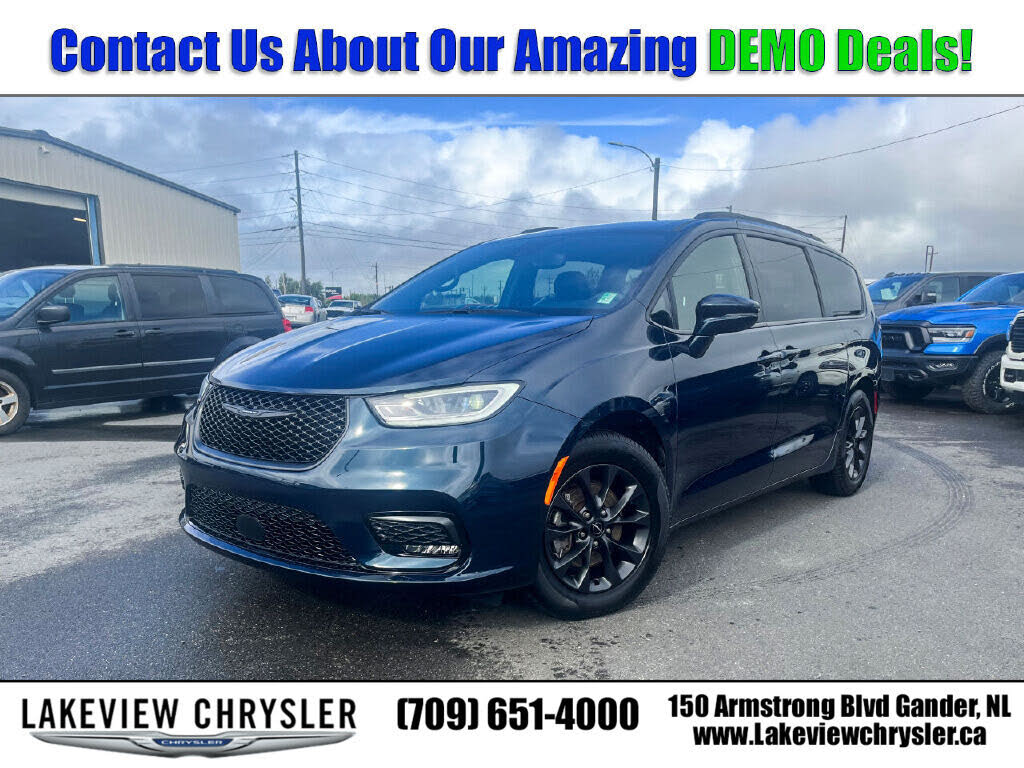 2022 Chrysler Pacifica Touring FWD