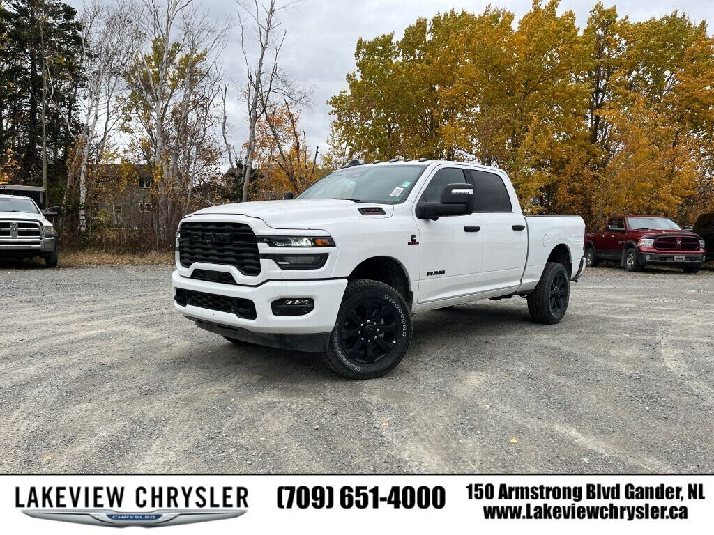RAM 2500 Big Horn Crew Cab 4WD 2025