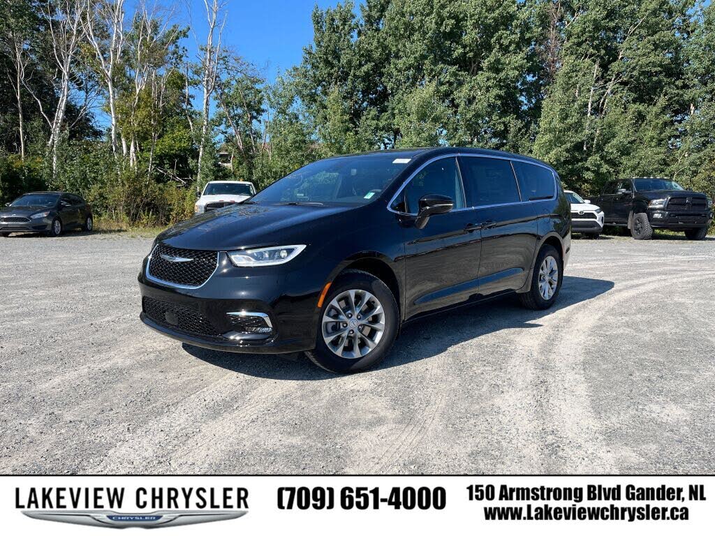 2026 Chrysler Pacifica Select AWD