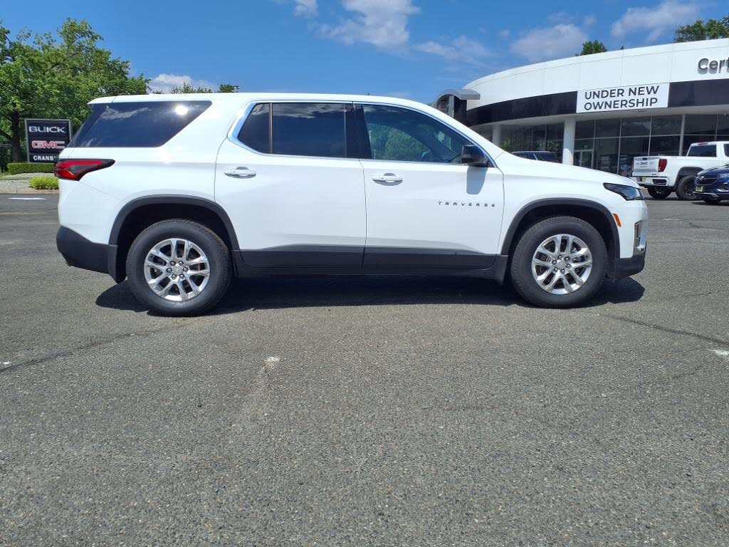 2022 Chevrolet Traverse LS FWD