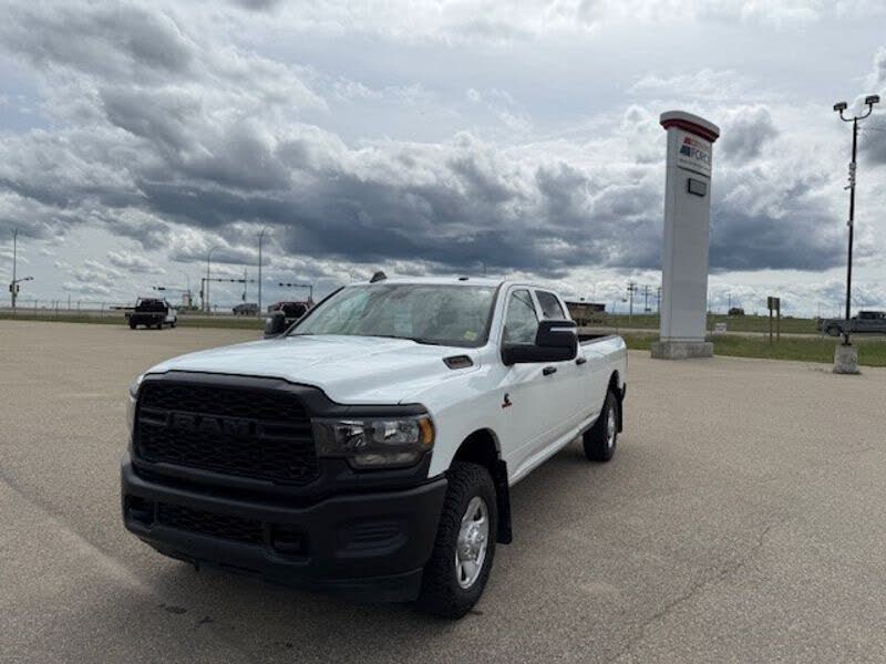 2024 RAM 3500 Tradesman Crew Cab LB 4WD