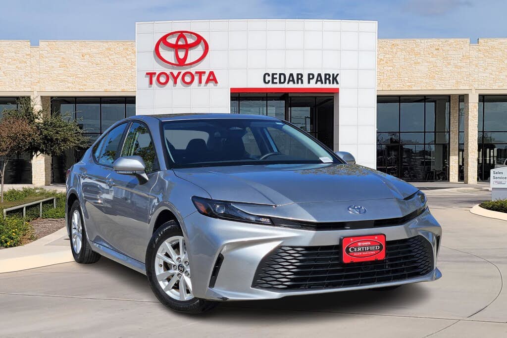 2025 Toyota Camry LE FWD