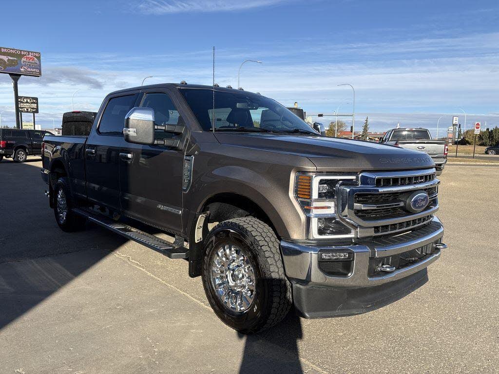 2022 Ford F-350 Super Duty Lariat Crew Cab 4WD