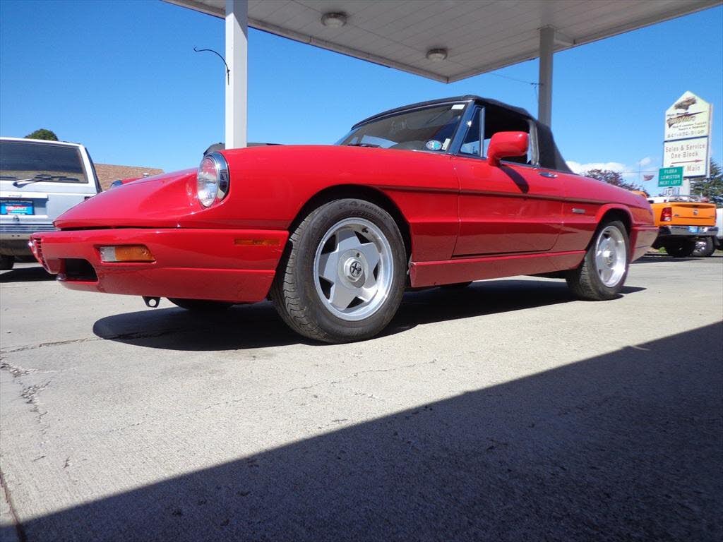 1991 Alfa Romeo Spider RWD