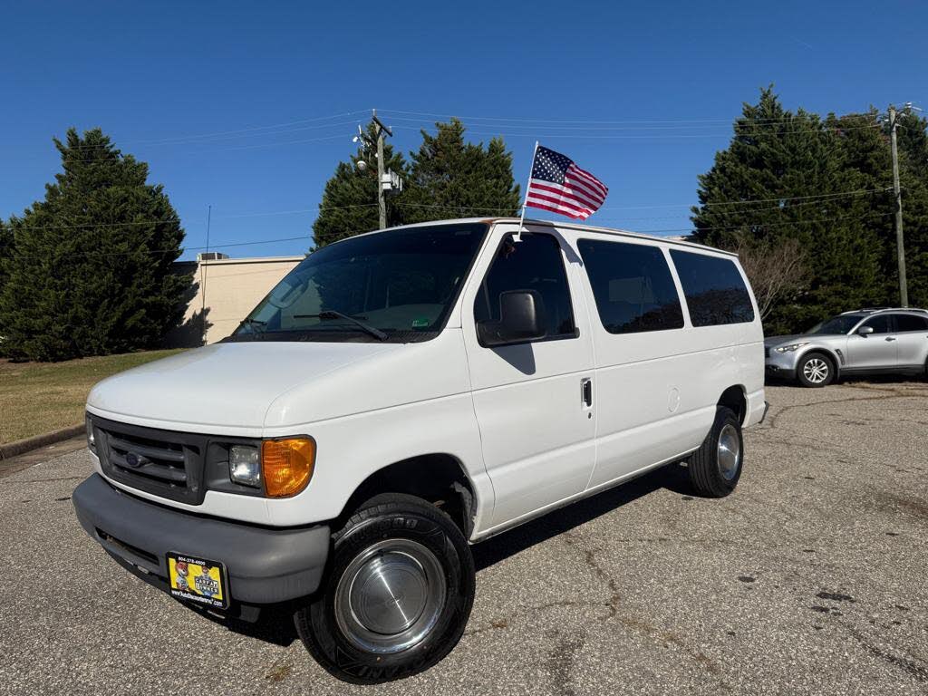 2006 Ford E-Series E-350 Super Duty XL Passenger Van