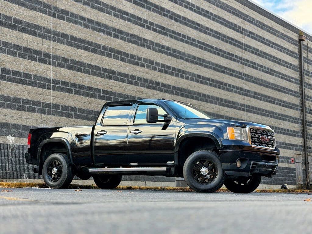 2013 GMC Sierra 3500HD Denali Crew Cab SB 4WD