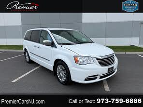 Chrysler Town & Country Touring-L FWD