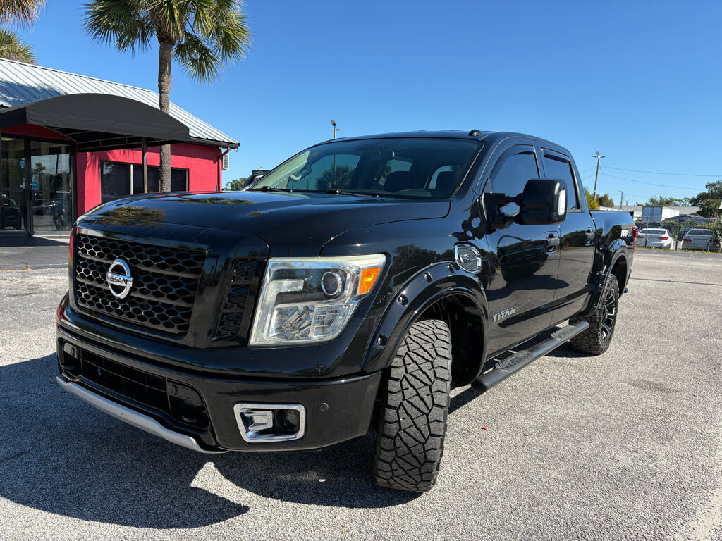 2017 Nissan Titan PRO-4X Crew Cab 4WD