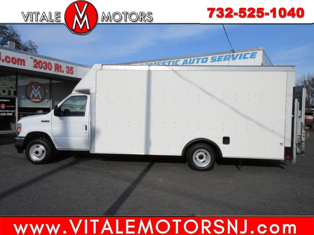 2024 Ford E-Series Chassis E-450 SD Cutaway 158 DRW RWD