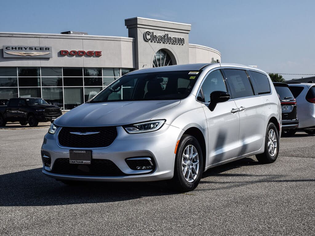 2026 Chrysler Pacifica Select FWD
