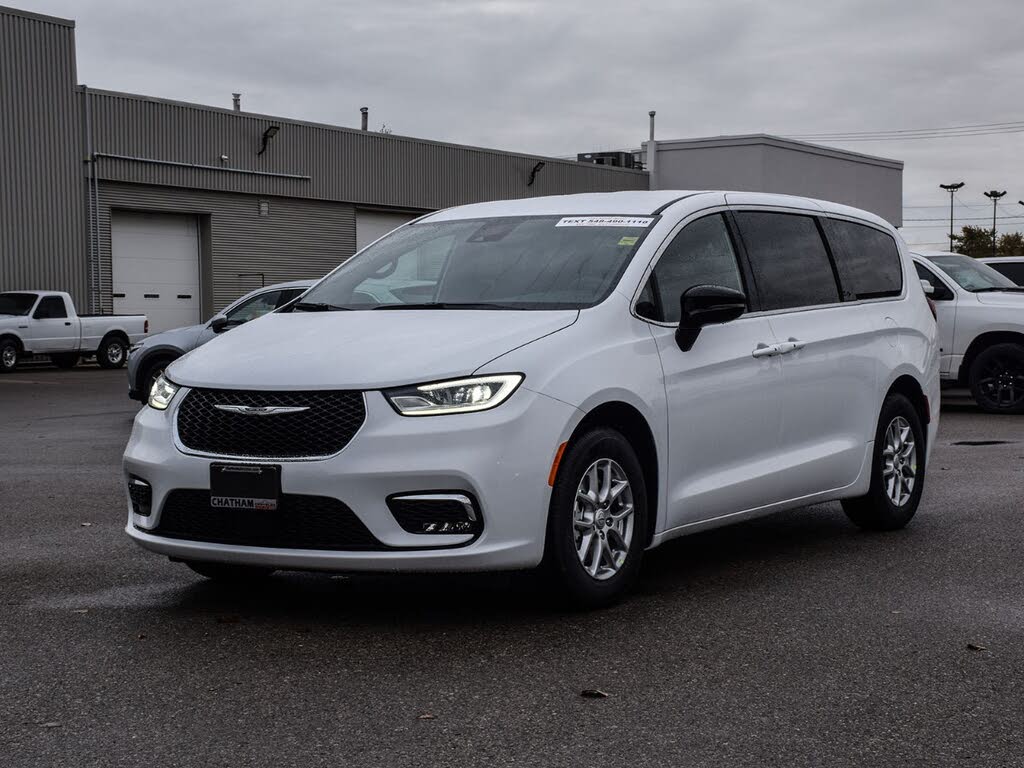 2026 Chrysler Pacifica Select FWD