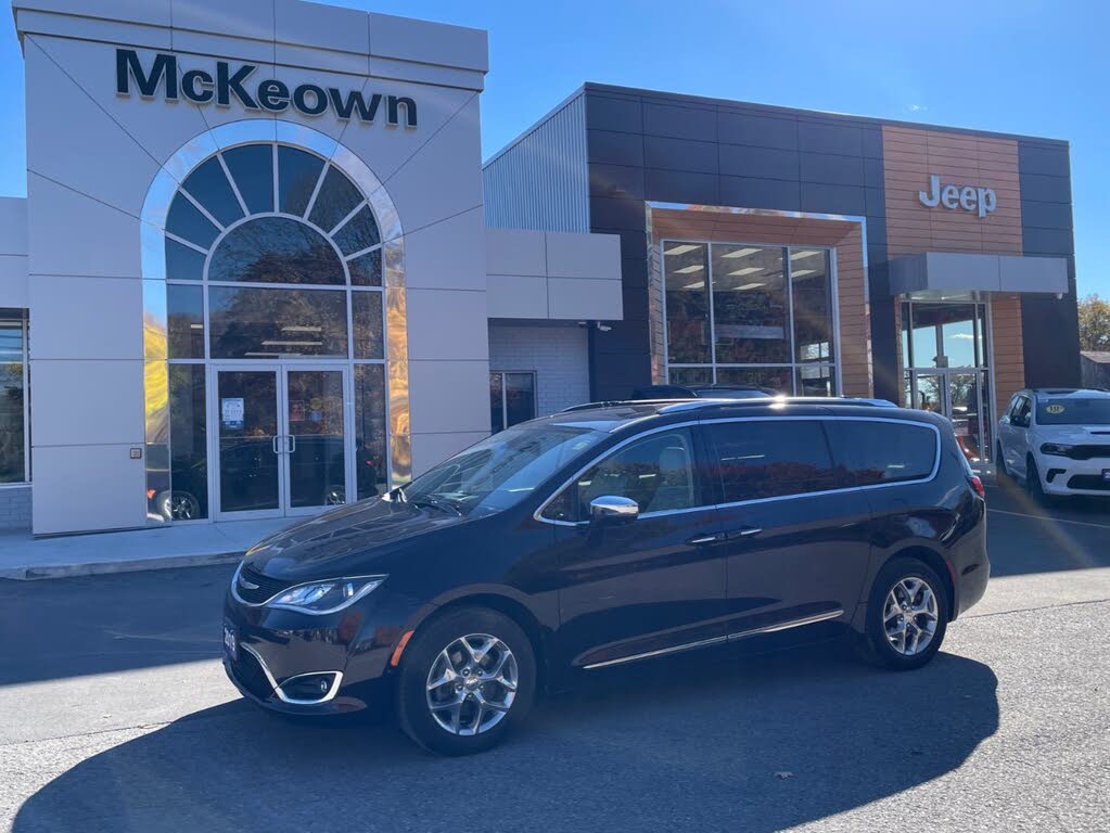 2019 Chrysler Pacifica Limited FWD