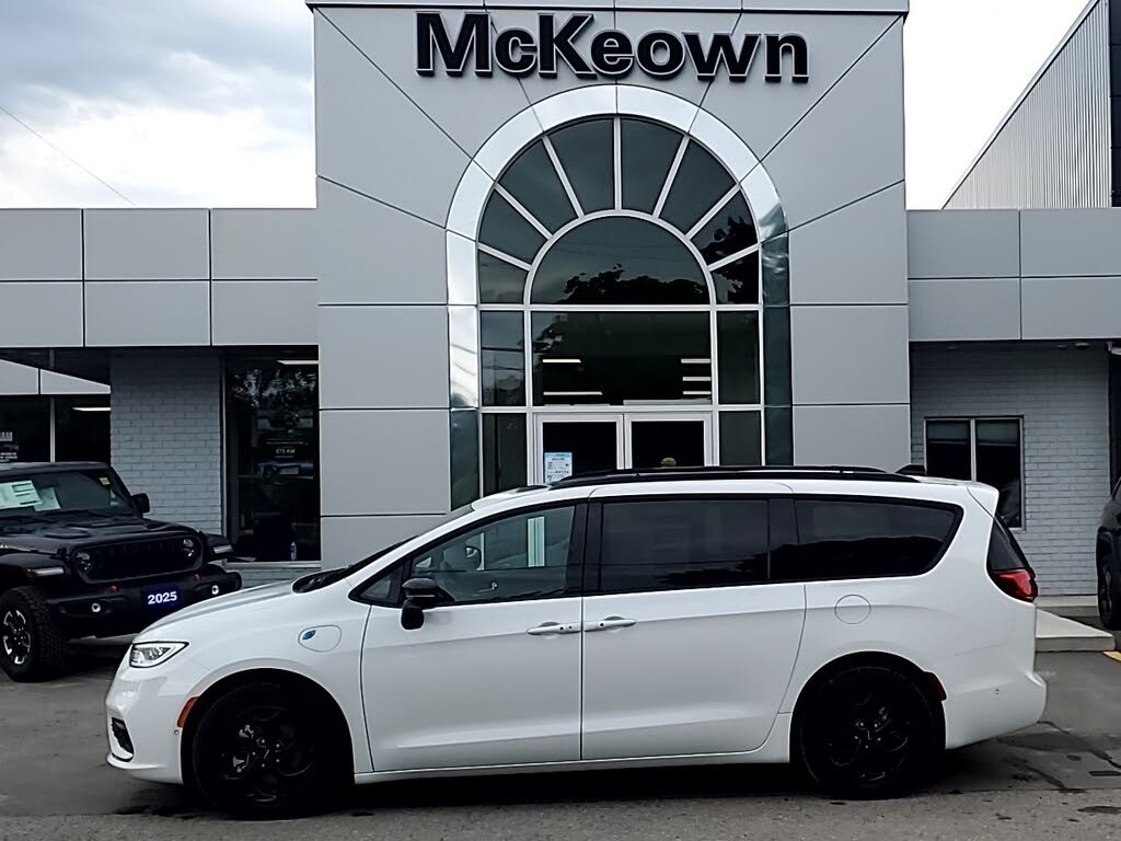 2024 Chrysler Pacifica Hybrid Select FWD