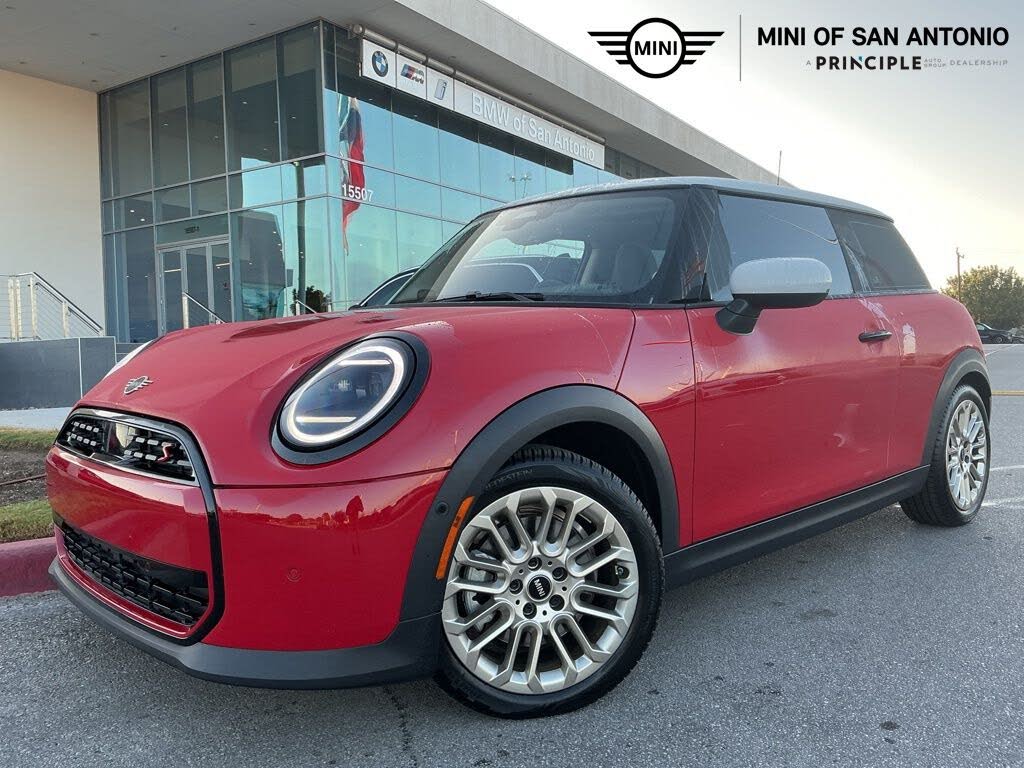 2025 MINI Cooper S Signature Trim 2-door Hatchback
